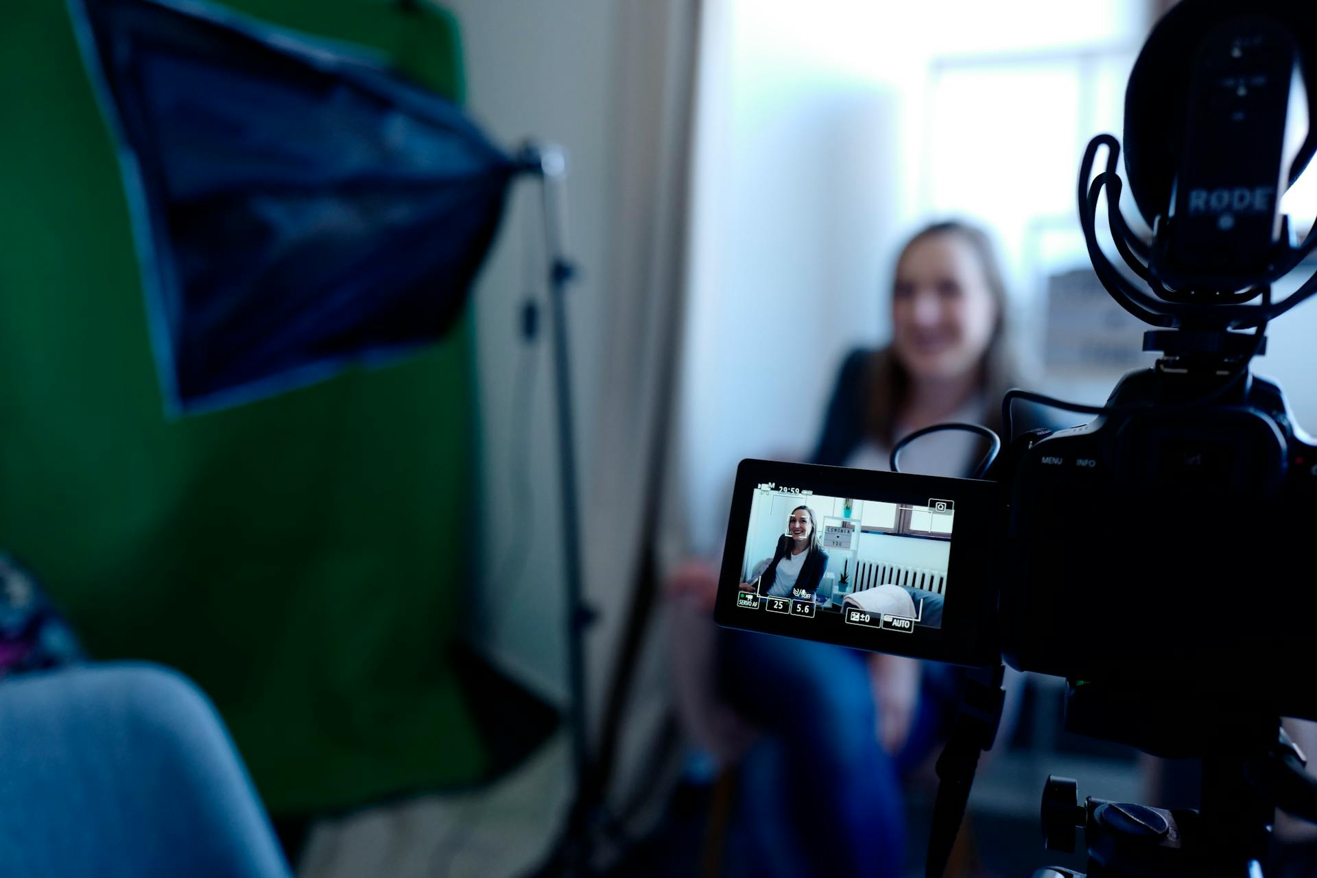 How to Sell Online Video Courses Fast